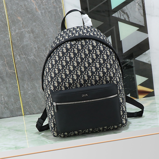 ディオールスーパーコピー Oblique シンプルなシルエットのジャカードプリントバックパック