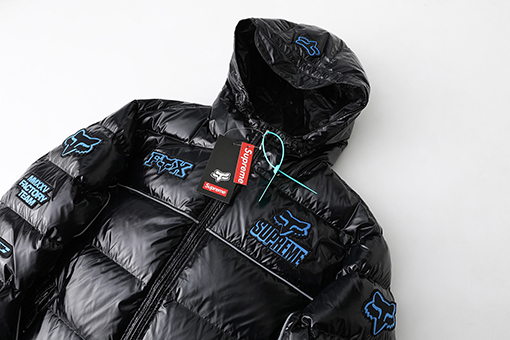 シュプリームコピー WEEK9 Shiny Down Puffer Jacke 光沢のあるロゴ入りフード付きコンフォートカジュアルジャケット