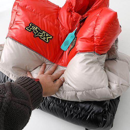 シュプリームコピー WEEK9 Shiny Down Puffer Jacke 光沢のあるロゴ入りフード付きコンフォートカジュアルジャケット
