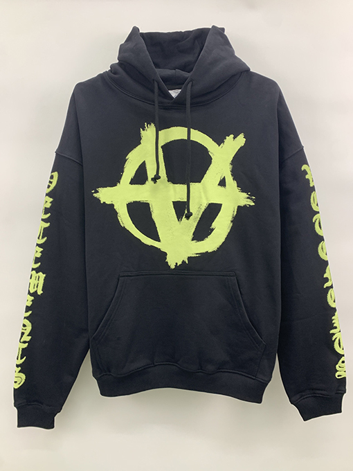 ヴェトモン VETEMENTS フロントバック袖アームにデジタルダイレクトプリントを施したフード付きスウェットシャツ
