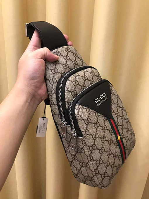 グッチ クラシックでトレンディなチェストバッグ