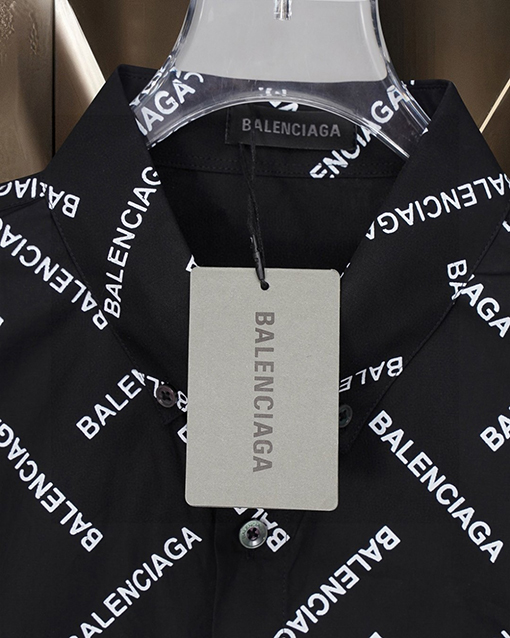 バレンシアガ Balenciaga ランウェイスタイルのオールオーバープリントバレットスクリーンロゴ長袖シャツ