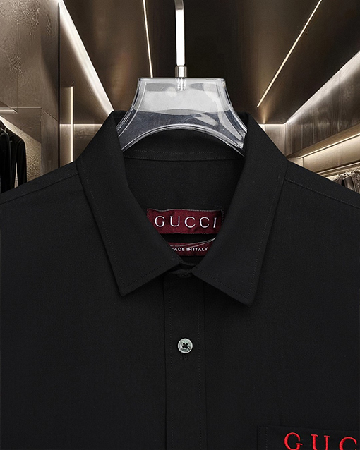 グッチ Gucci 胸元にア​​ンカーロゴの刺繍がされたクラシックな長袖シャツ