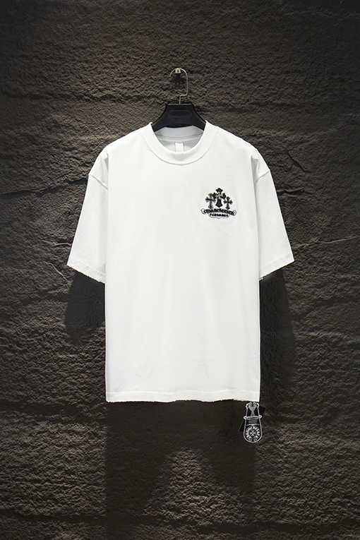 クロムハーツ 新作ダメージレザーと刺繍金具の半袖Tシャツ