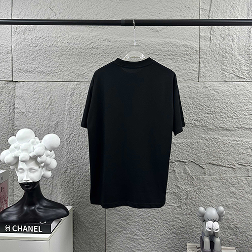 グッチ 胸元にダブルGのグッチロゴプリント馬年柄の半袖Tシャツ