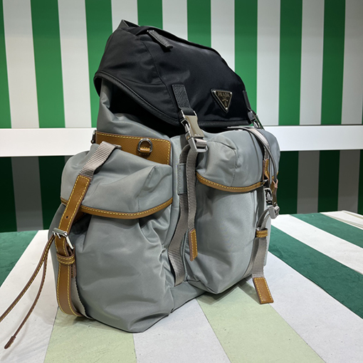 プラダスーパーコピー Saffiano 機能のな大型バックパック