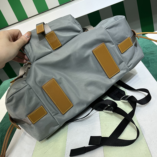 プラダスーパーコピー Saffiano 機能のな大型バックパック