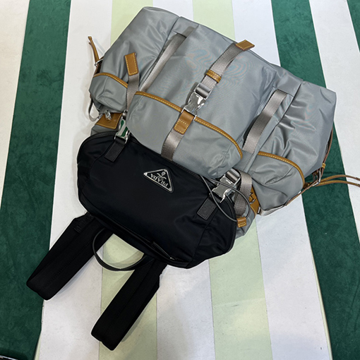 プラダスーパーコピー Saffiano 機能のな大型バックパック