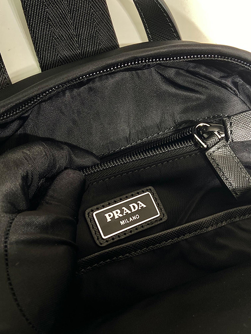 プラダ Re-Nylon Saffiano 新しいリサイクルナイロンチェストバッグ