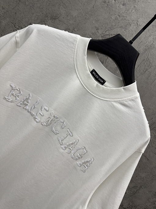 バレンシアガ BALENCIAGA ダイレクトプリントのタッセルアップリケ刺繍入り半袖Tシャツ