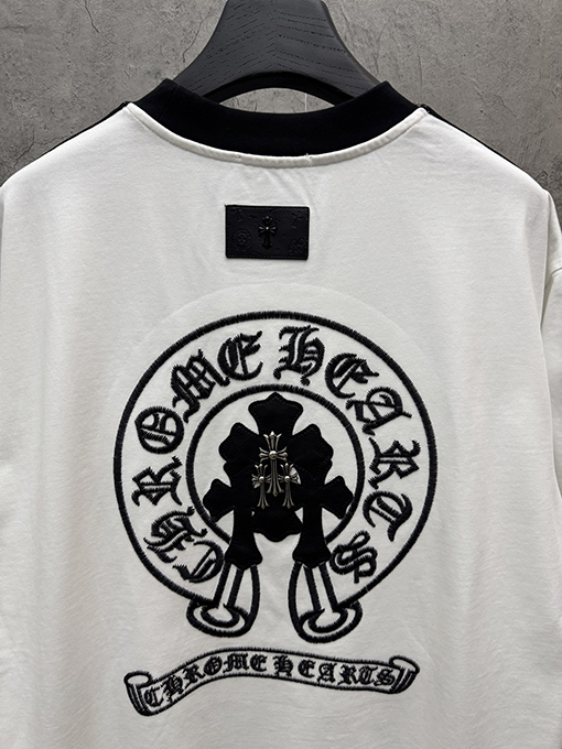 クロムハーツスーパーコピー クラシックなレザーのクロスステッチストライプショルダー半袖Tシャツ