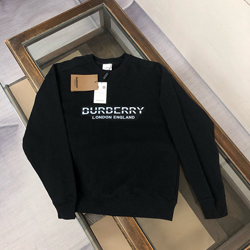 バーバリー BURBERRY クラシックなロゴ入りクルーネックのスウェットシャツ