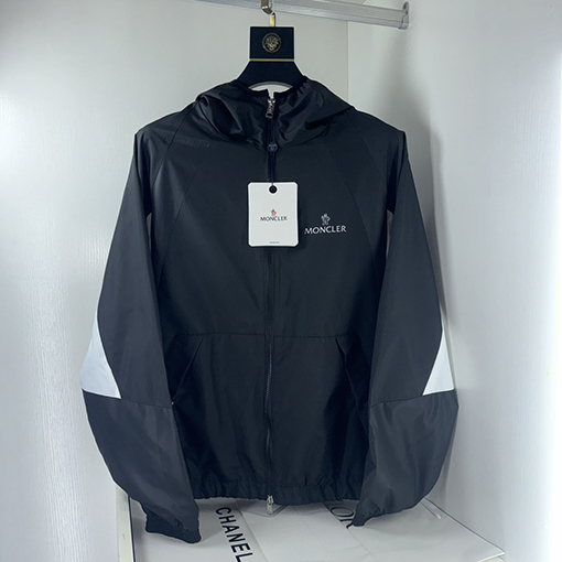 モンクレール MONCLER 黒と白のカラーブロックトレンチコートフード付きジャケット
