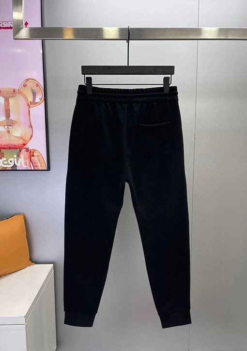ルイヴィトンスーパーコピー LV 新モデル人気のクルーネックのスウェットシャツとパンツのセット