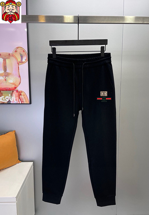 グッチ クラシックな人気のクルーネックのスウェットシャツとパンツのセット