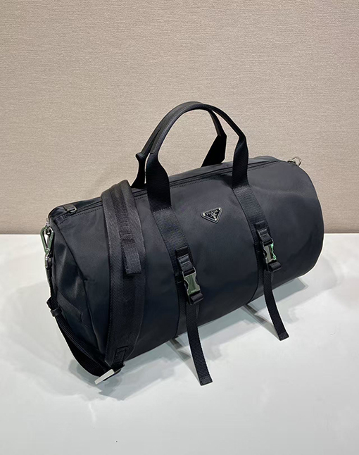 プラダ 新しい旅行バッグ
