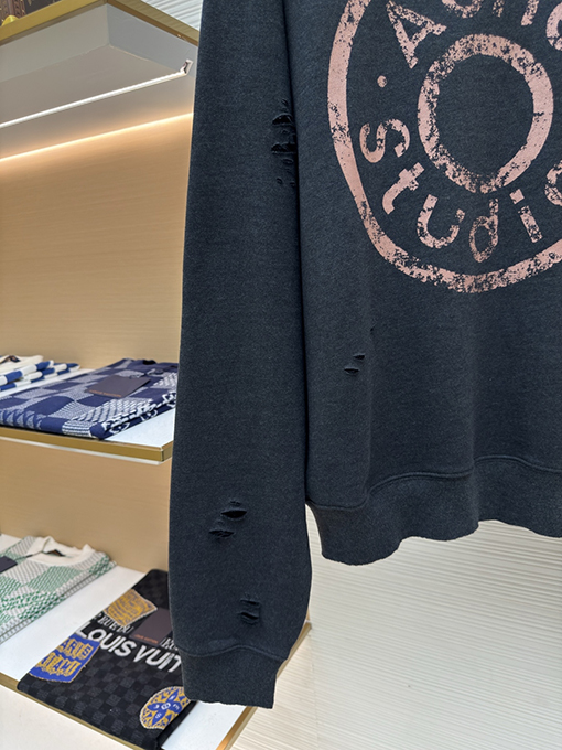 アクネストゥディオズ Acne Studios ダメージのロゴ入りスウェットシャツ