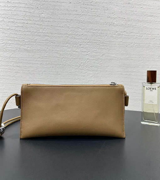  ロエベ Joya レディースアコーディオン式脇下バッグ