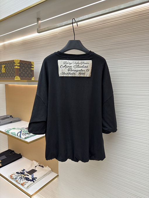 アクネストゥディオズコピー レディースプリーツの花のつぼみのシルエットシンプルなレタープリントドロップショルダーの七分袖シャツ