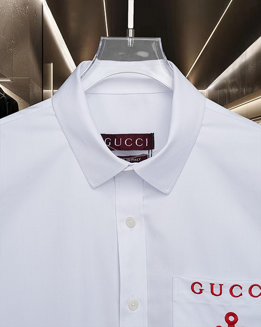 グッチ GUCCI 胸に錨のロゴ刺繍が​​った長袖シャツ