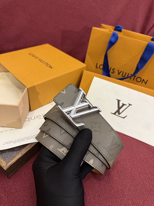 ルイヴィトンコピー Initials Monogram Surplus コーティングキャンバス製の時計ストラップとベルト