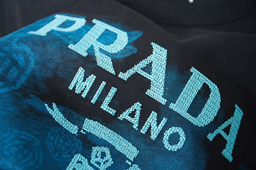 プラダスーパーコピー PRADA 刺繍ロゴ入り半袖Tシャツ