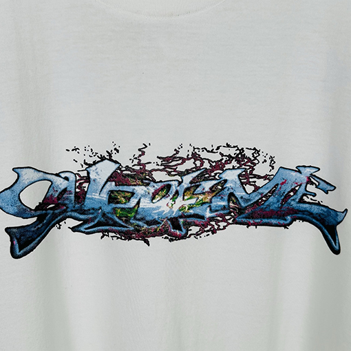 シュプリームコピー SUPREME TAG TEE 大きなロゴプリントの半袖Tシャツ