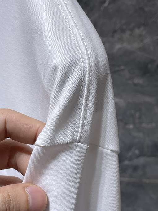 クロムハーツ 馬蹄形のサンスクリット十字が透かし彫りされた半袖Tシャツ