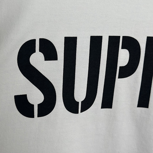 シュプリームコピー Supreme 26SS WORLD FAMOUS TEE アロー クラシック レター 半袖Tシャツ