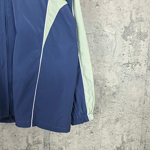 バレンシアガ BALENCIAGA Tracksuit Jacket in Marine Blue ロゴ刺繍カラーブロックプレッピースタイルのスポーツジャケット／ジャケット／ウィンドブレーカー