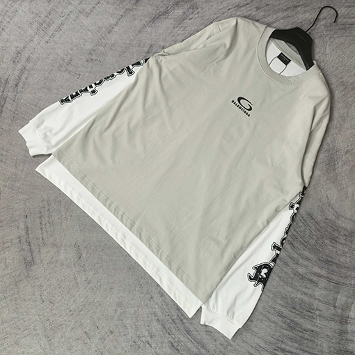バレンシアガコピー BALENCIAGA Hybrid Double T-shirt in Light Grey/white アサシンハイブリッドダブルプリント刺繍入りライトグレー＆ホワイト平織りフェイクツーピース長袖シャツ
