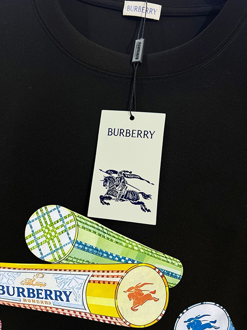 バーバリー BURBERRY クラシックなウォーホースのロゴ入り半袖Tシャツ