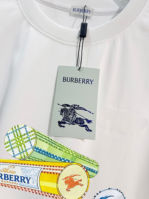 バーバリー BURBERRY クラシックなウォーホースのロゴ入り半袖Tシャツ