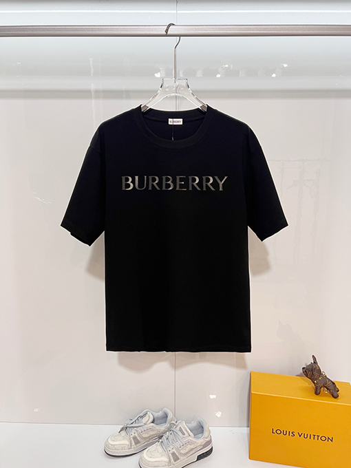 バーバリー BURBERRY クラシックなレタープリントロゴ入り半袖Tシャツ