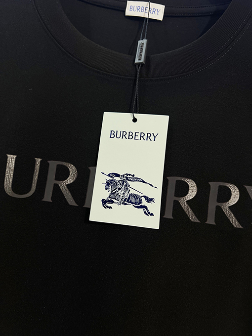 バーバリー BURBERRY クラシックなレタープリントロゴ入り半袖Tシャツ