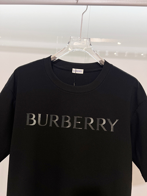 バーバリー BURBERRY クラシックなレタープリントロゴ入り半袖Tシャツ