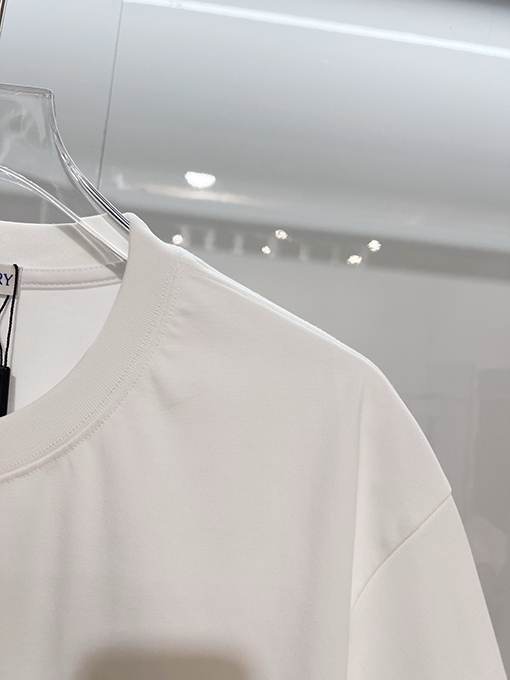 バーバリー BURBERRY 新モデルクラシックなレタープリントロゴ入り半袖Tシャツ