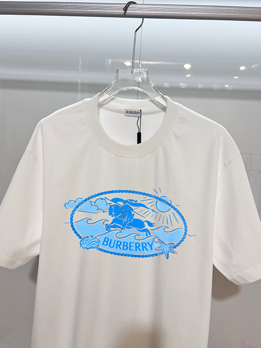 バーバリー BURBERRY 新モデルクラシックなレタープリントロゴ入り半袖Tシャツ