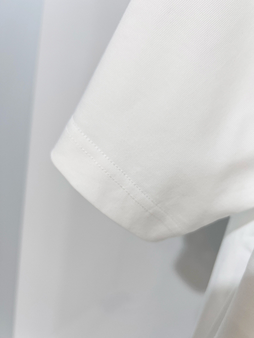 バーバリー BURBERRY 新モデルクラシックなレタープリントロゴ入り半袖Tシャツ