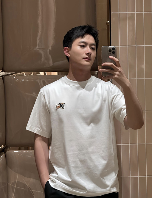 バーバリー 歯ブラシの刺繍ロゴ入り半袖Tシャツ