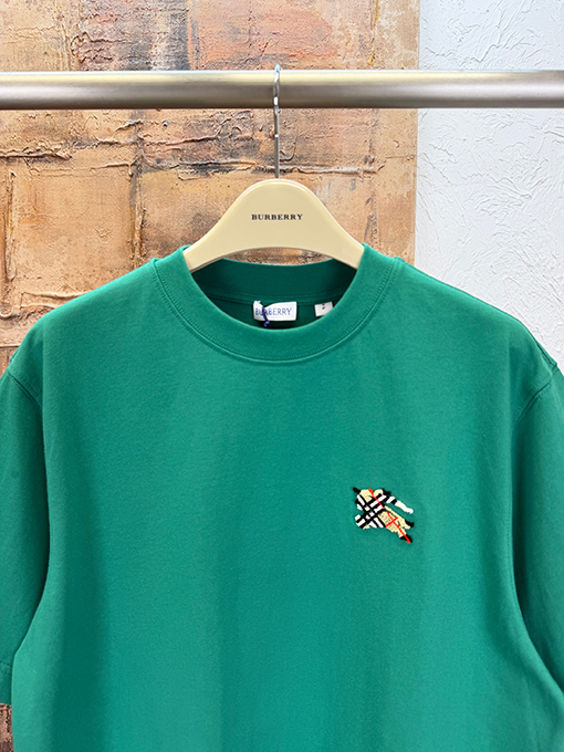 バーバリー 歯ブラシの刺繍ロゴ入り半袖Tシャツ
