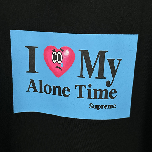 シュプリーム SUPREME ピンクのハート文字プリント半袖Tシャツ