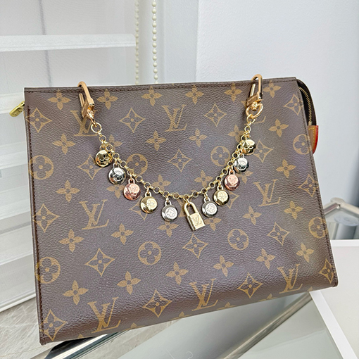 ルイヴィトン Spring Street キーホルダー型ビーンバッグチャーム
