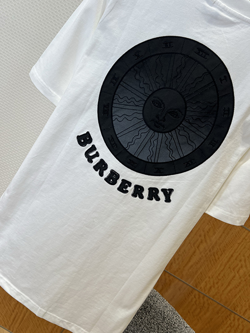 バーバリー BURBERRY 太陽の文字刺繍入りクルーネック半袖Tシャツ