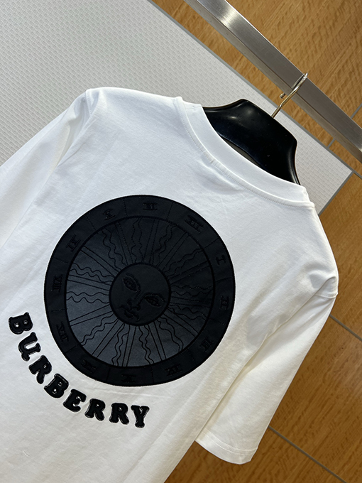 バーバリー BURBERRY 太陽の文字刺繍入りクルーネック半袖Tシャツ