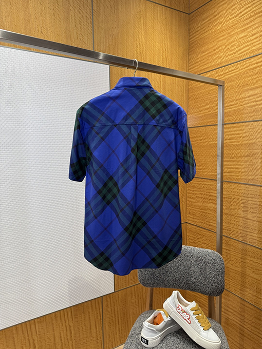 バーバリー チェック柄の軍馬刺繍入り半袖シャツ
