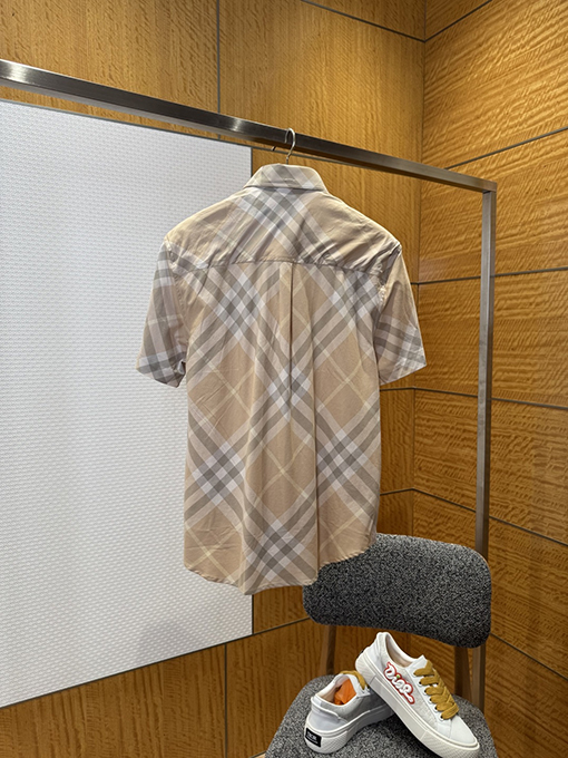 バーバリー チェック柄の軍馬刺繍入り半袖シャツ