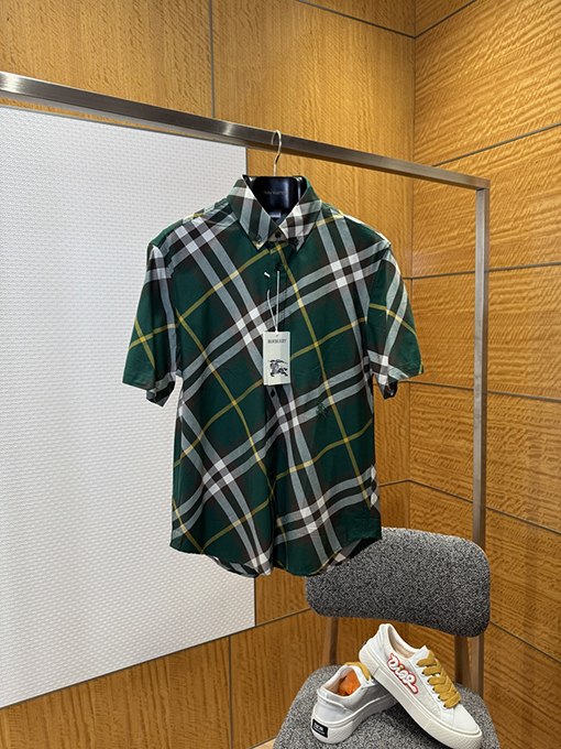 バーバリー チェック柄の軍馬刺繍入り半袖シャツ