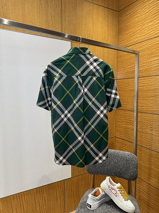 バーバリー チェック柄の軍馬刺繍入り半袖シャツ