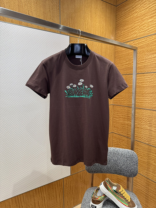 バーバリー BURBERRY ニューデイジーのロゴプリント入りコットン半袖Tシャツ